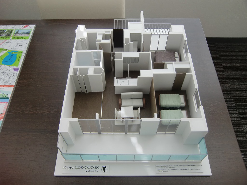 マンション販売促進用　室内模型