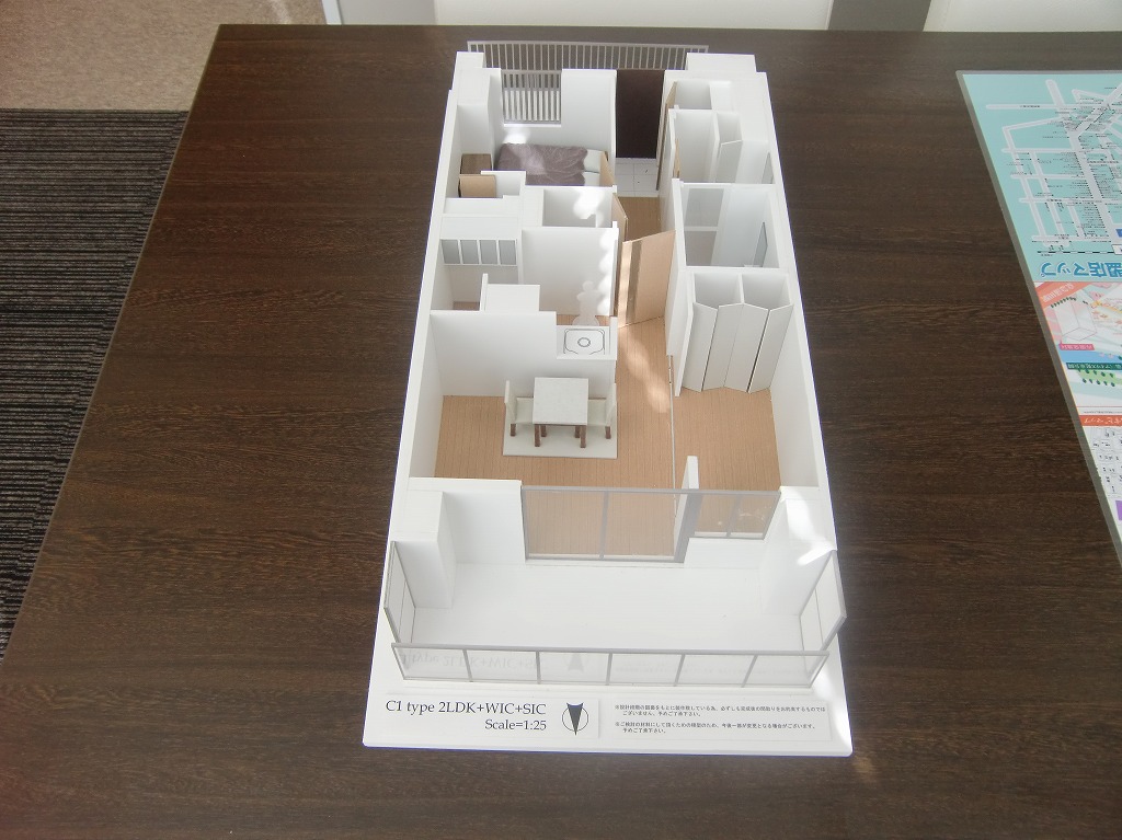 マンション販売促進用　室内模型